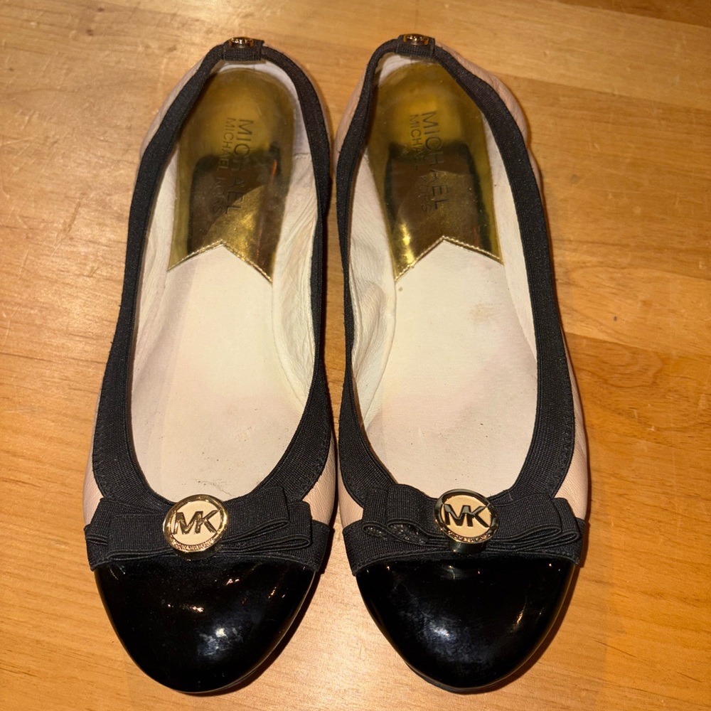 Michael Kors Black and Cream Flats with Gold Logo